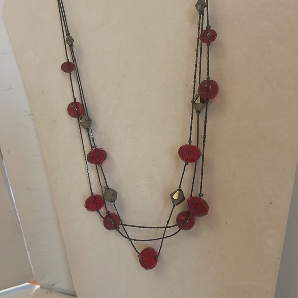 17” triple strand Boston link chain necklace with 17 red/orange & silver beads - Picture 3 of 10